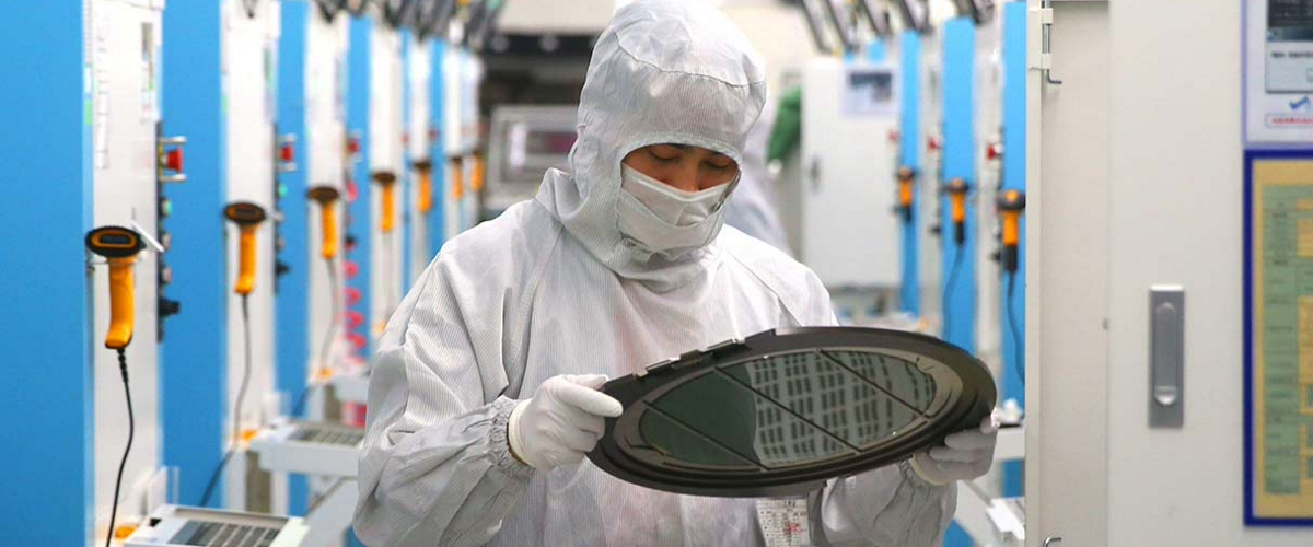 IDC: Китай отстает от передовых разработчиков микросхем на 3-4 поколения