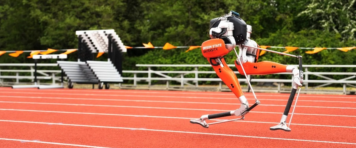 Двуногий робот Cassie установил мировой рекорд в забеге на 100 метров
