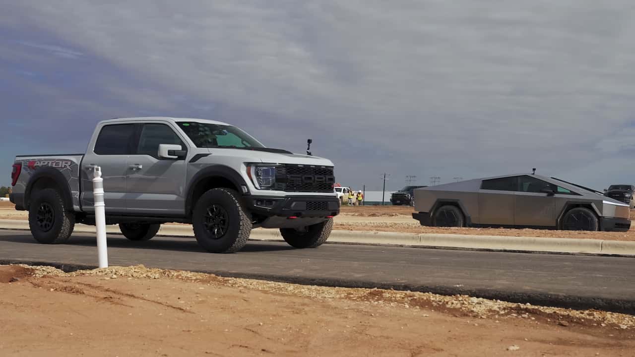 Cybertruck победил Ford F-150 Raptor в драг-рейсинге