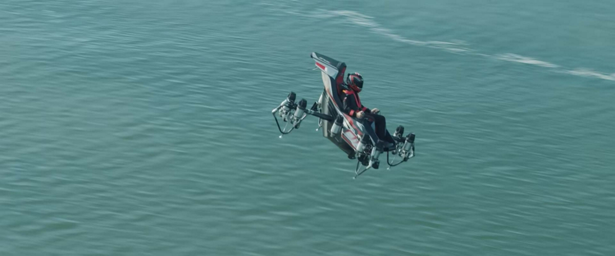 Фрэнки Запата показал высший пилотаж на новом одноместном дроне JetRacer